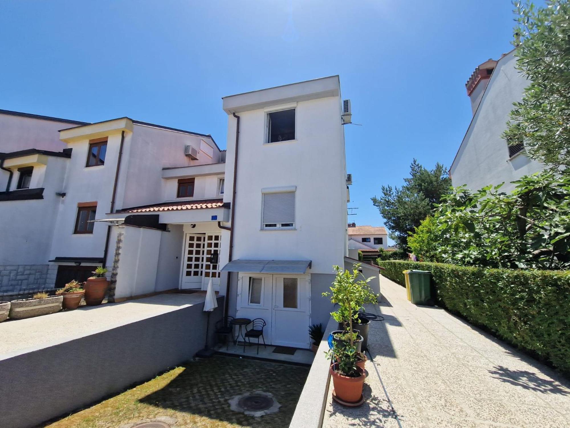 Apartments Luigi Ουμάγκ Εξωτερικό φωτογραφία